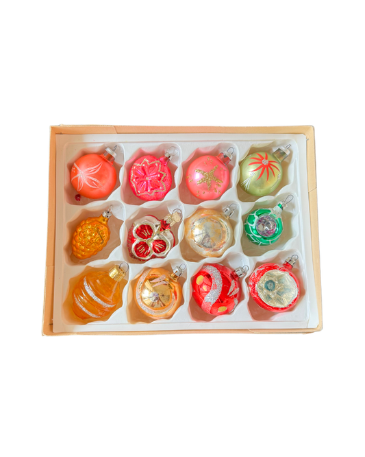 Vintage Ornament Set